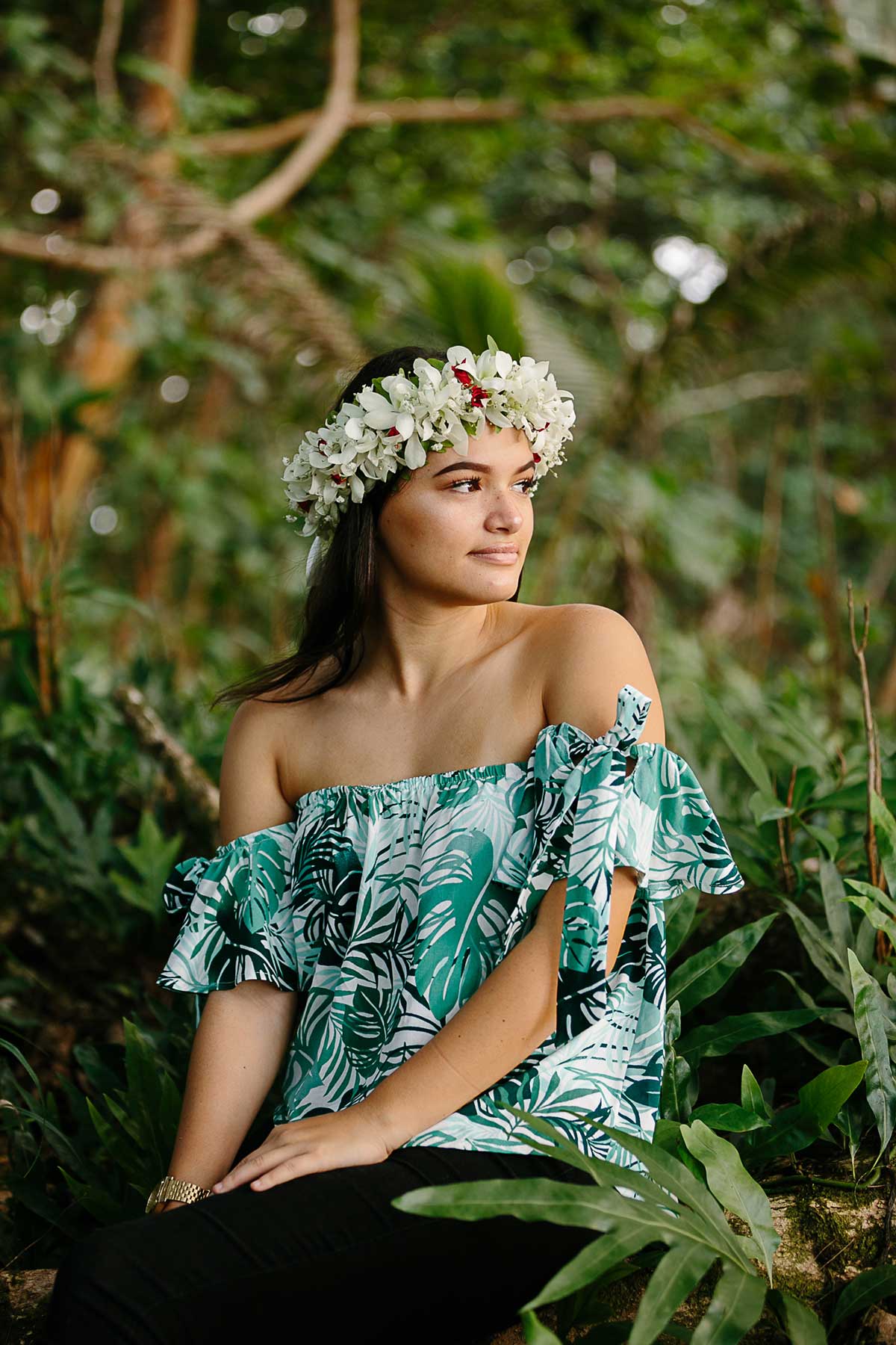 image of a senior portrait of a girl wearing a haku