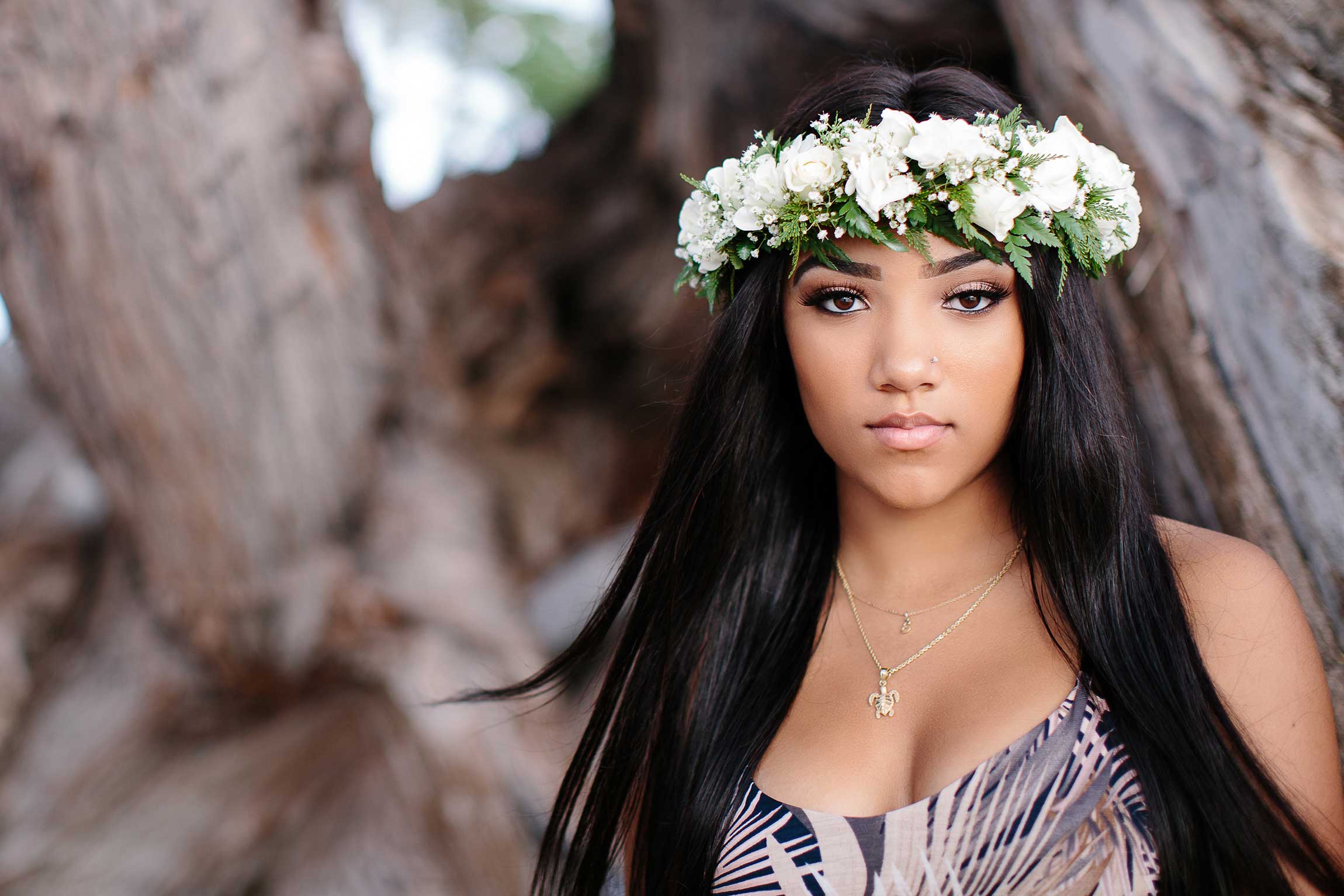 image of a senior portrait of a girl wearing a haku