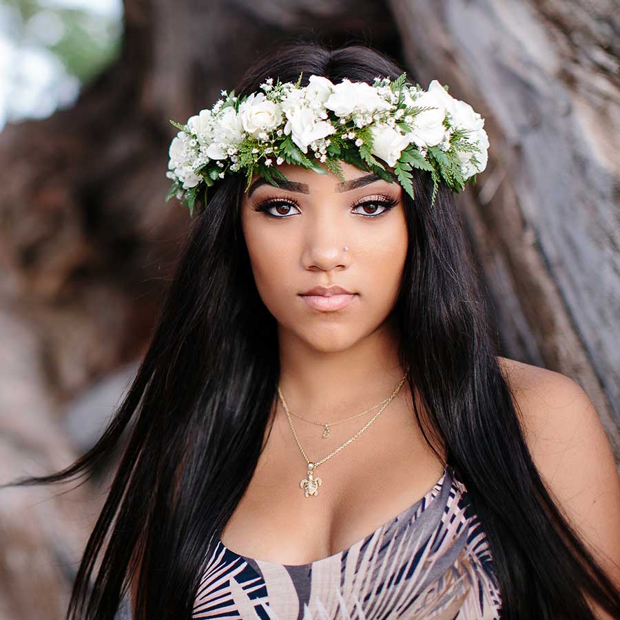 image of a senior portrait of a girl wearing a haku