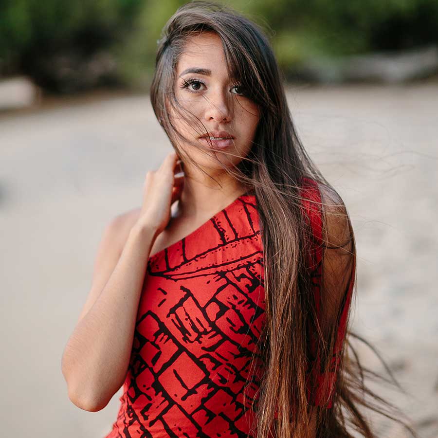 image of a senior portrait of a girl on the beach