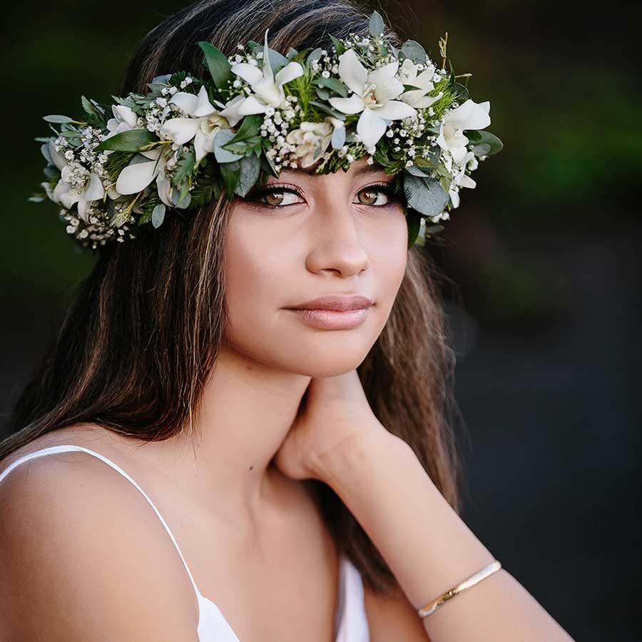 image of a senior portrait of a girl wearing a haku